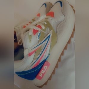 FILA NEON SNEAKERS 👟  9.5 IN WOMEN'S